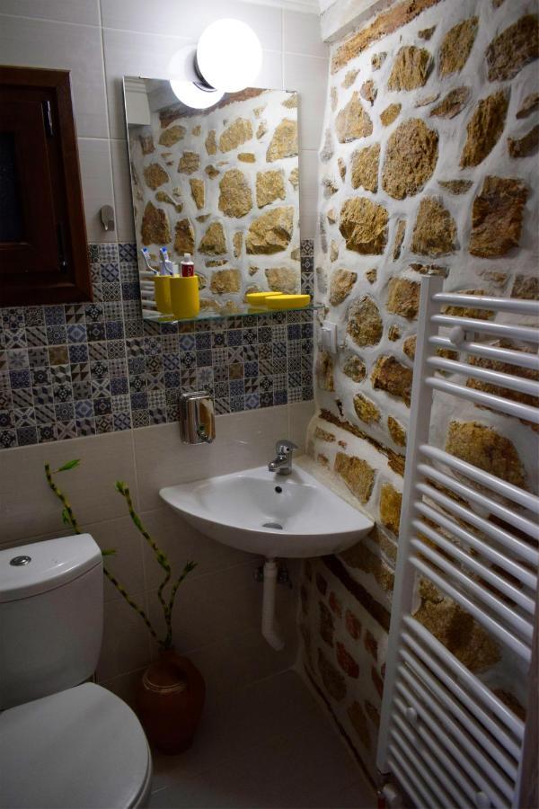Villa Renovated Old Manor House With Yard Arnaía Exterior foto