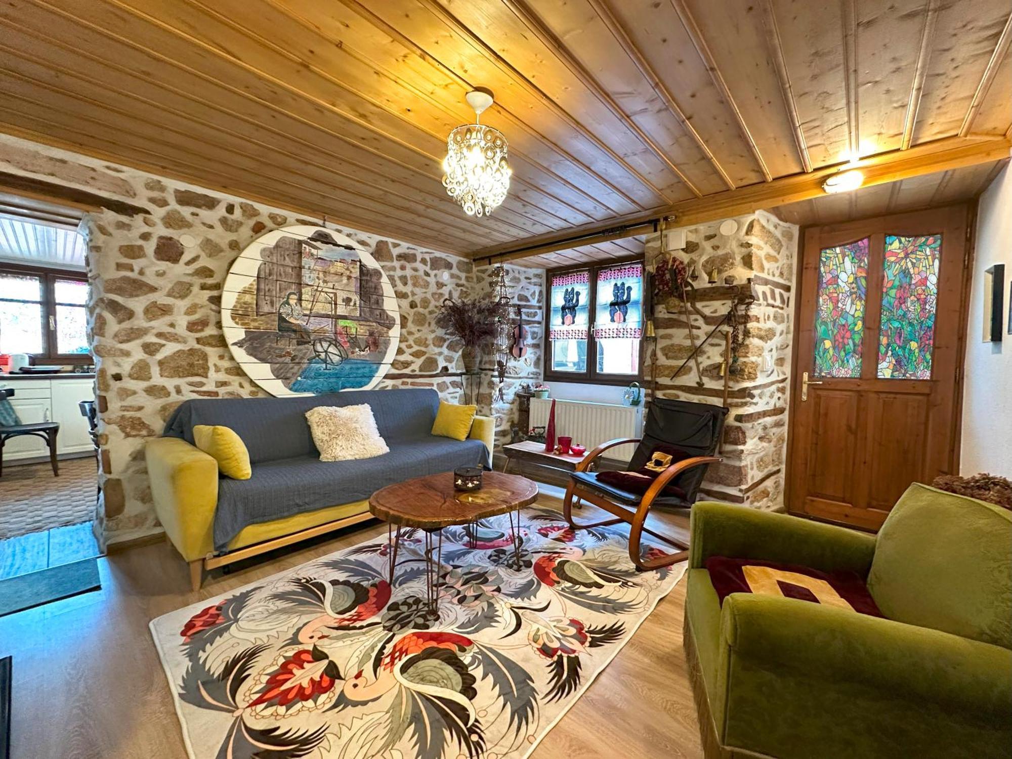 Villa Renovated Old Manor House With Yard Arnaía Exterior foto