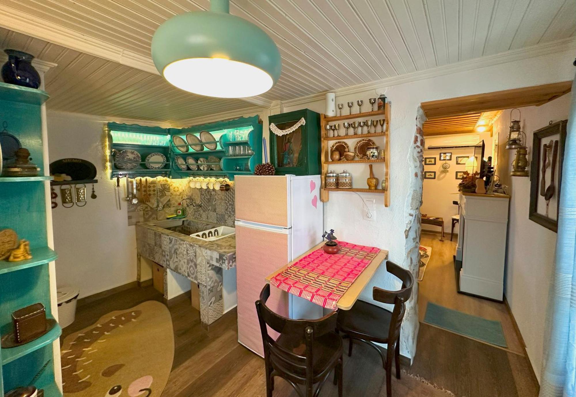 Villa Renovated Old Manor House With Yard Arnaía Exterior foto